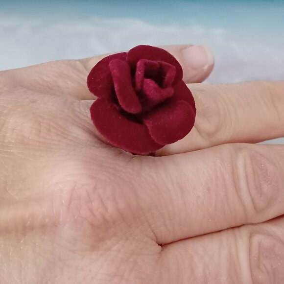 Paparazzi Red Velvet Rose Ring - Picture 1 of 1